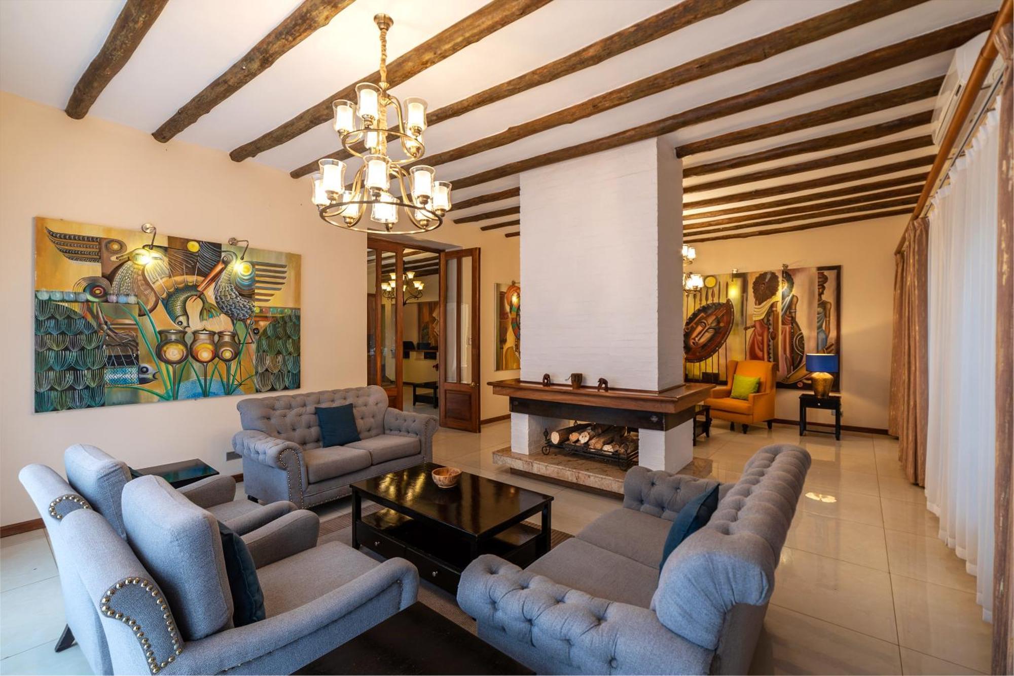 No 5 Boutique Hotel Limited Ентебе Екстериор снимка