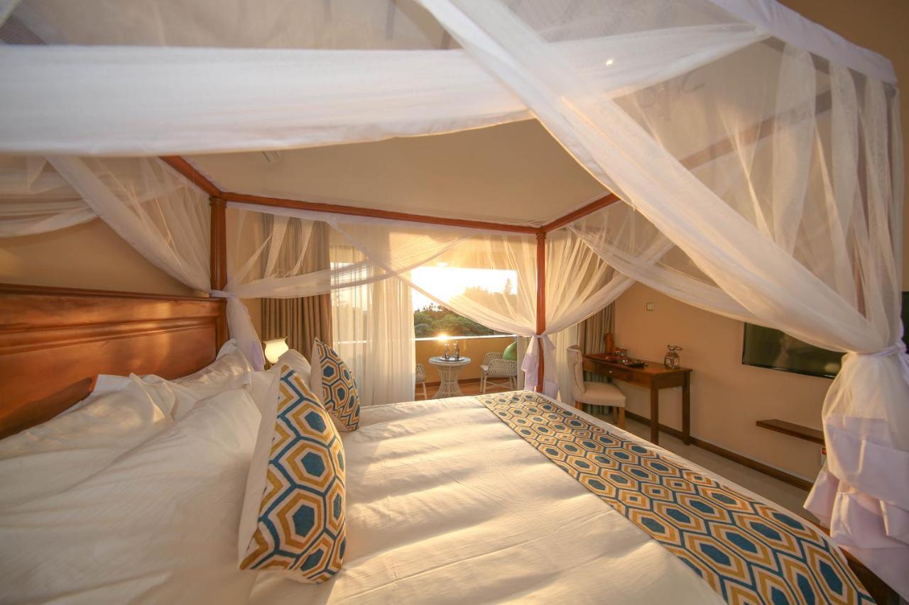 No 5 Boutique Hotel Limited Ентебе Екстериор снимка