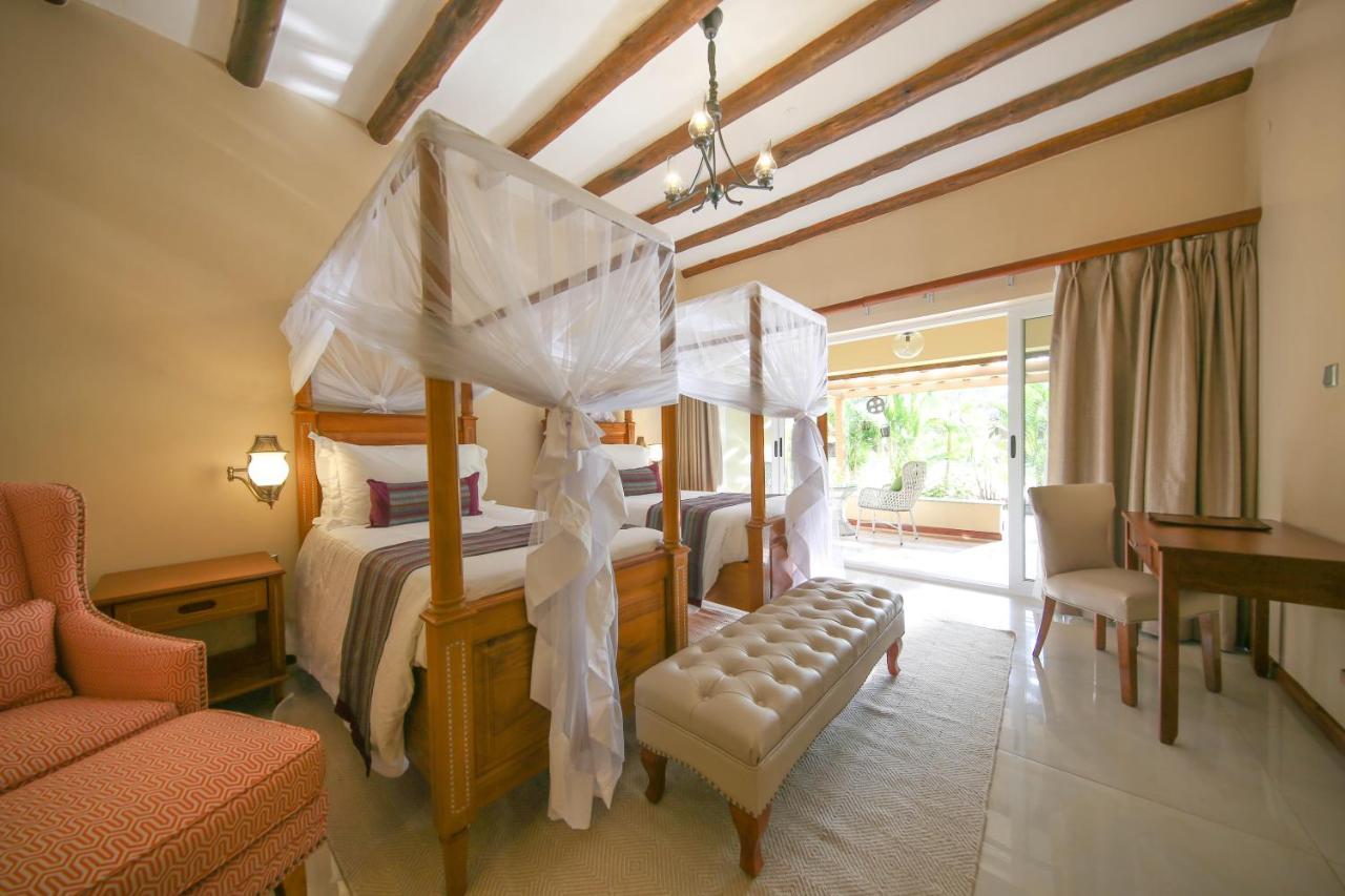 No 5 Boutique Hotel Limited Ентебе Екстериор снимка